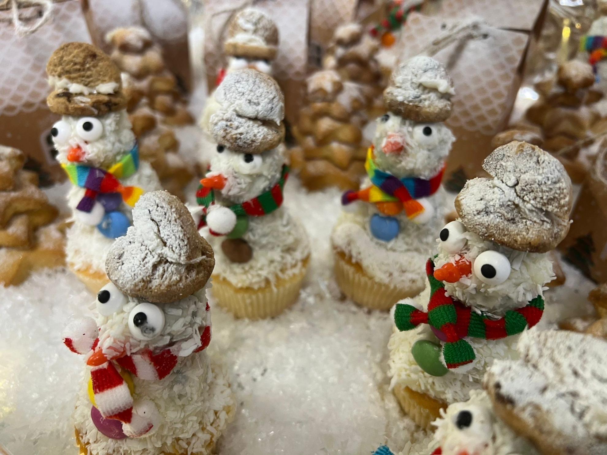 cupcakes and cookies