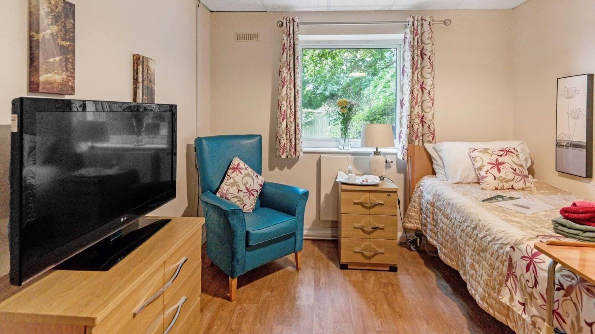 Cosy bedroom at Chatsworth Lodge Care Home in Chesterfield 