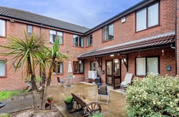 Lofthouse Grange and Lodge Care Home in Wakefield